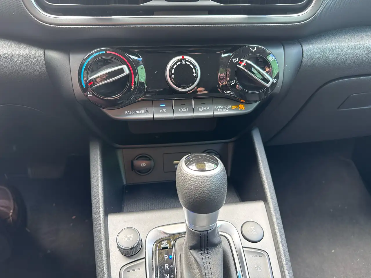 Hyundai KONA снимка Hyundai KONA
