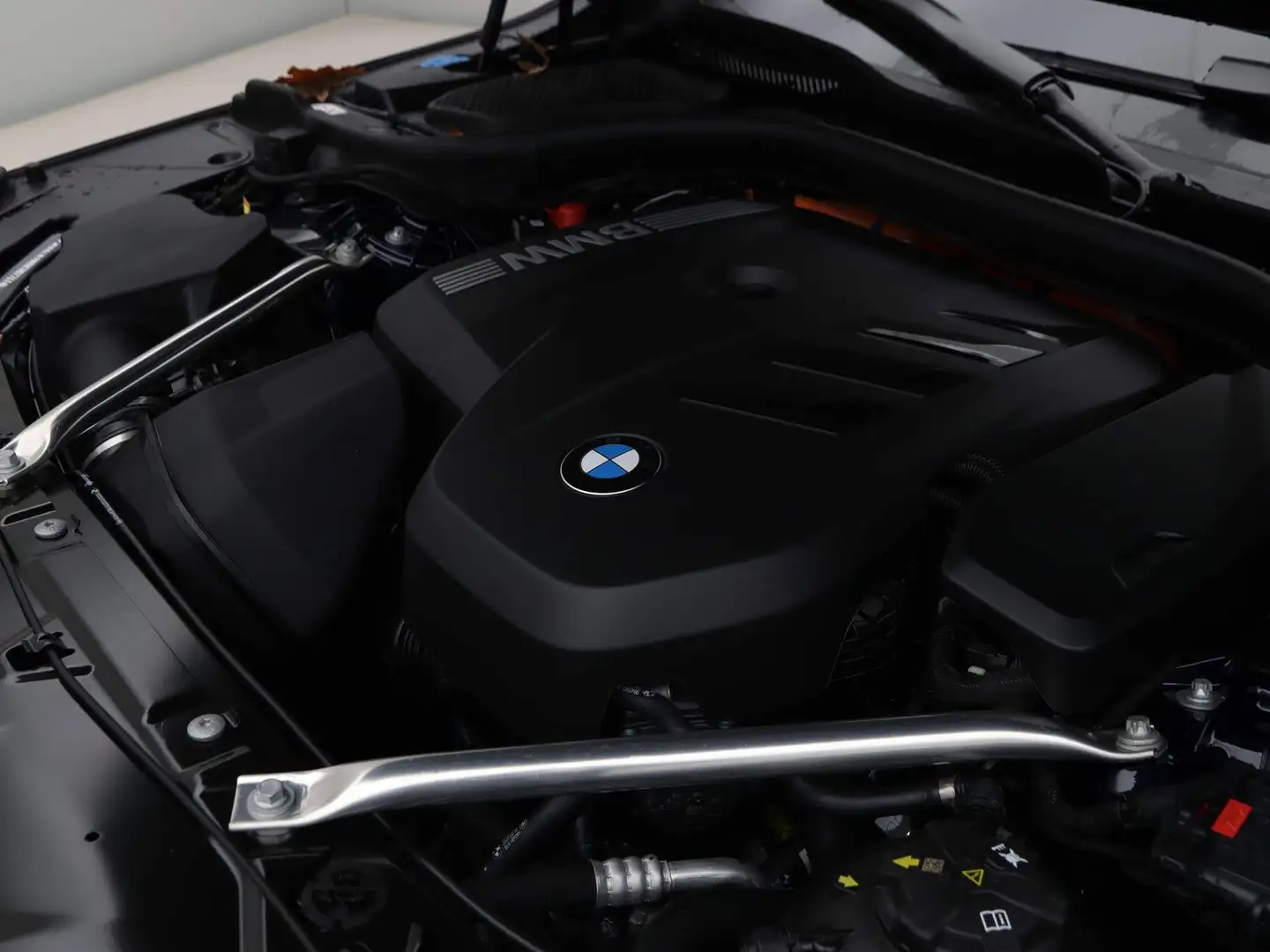 BMW i5 Touring eDrive40 M Sport Edition Zwart - 2