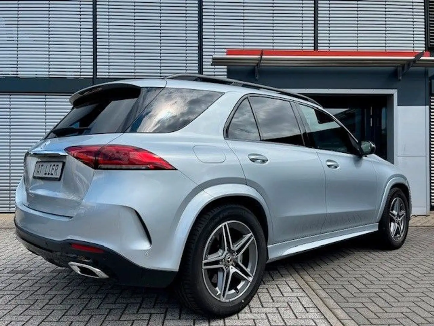 Mercedes-Benz GLE 400 d 4M AMG Line AIRM DISTR HUD PANO B&O Silber - 2