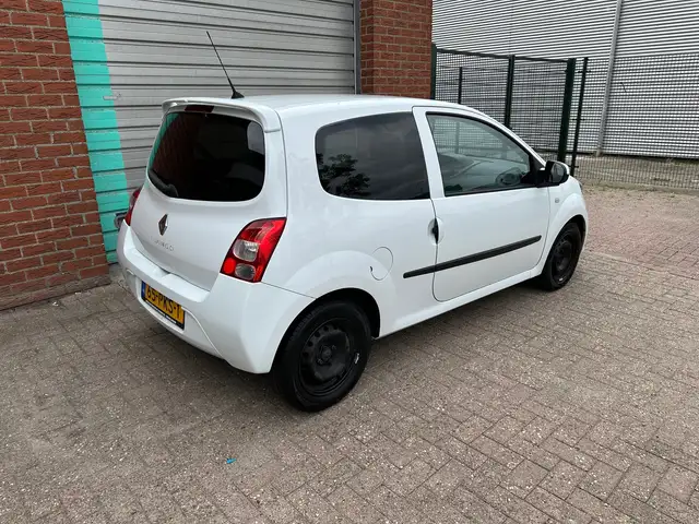 Renault Twingo view 3