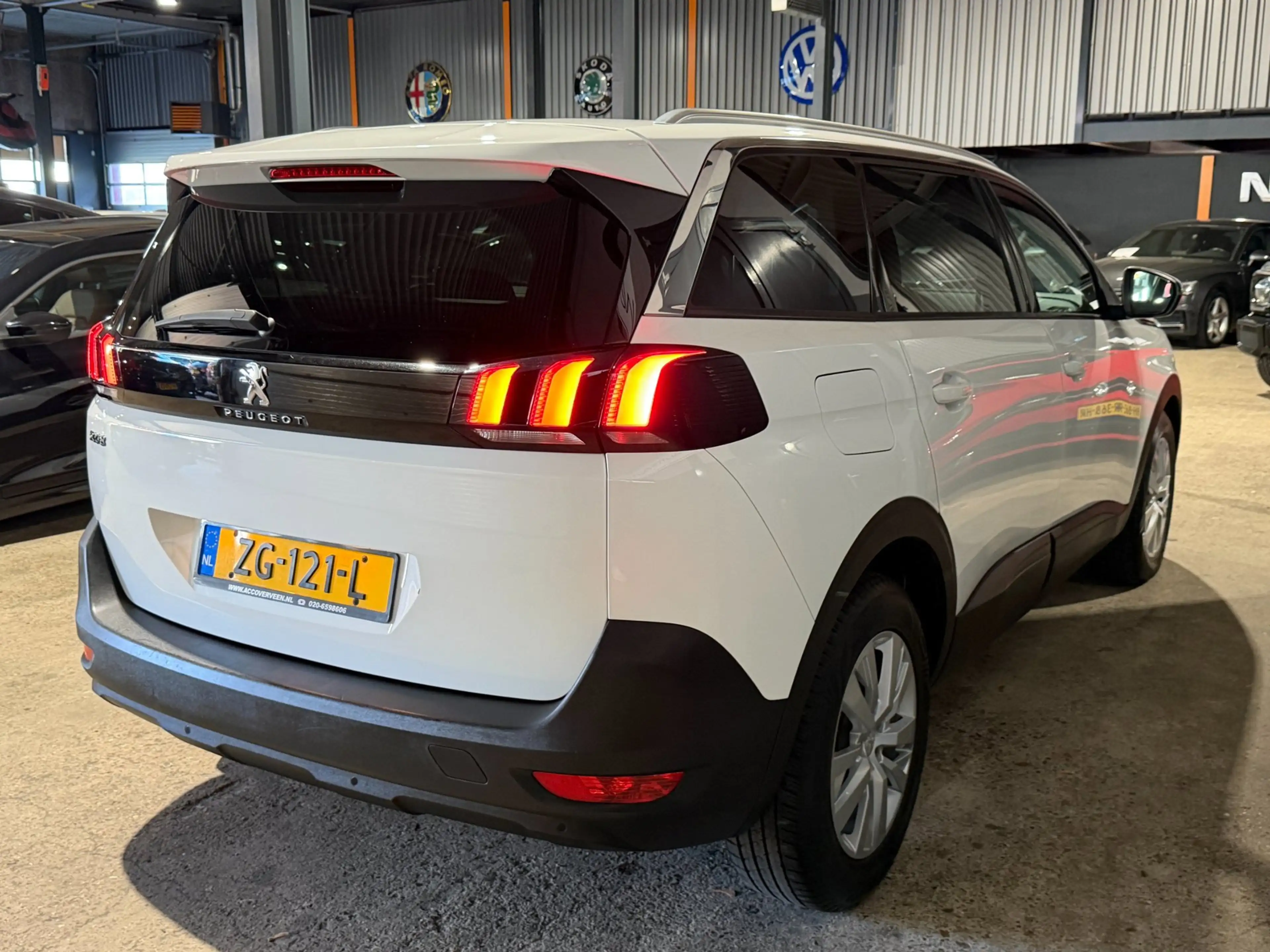 Peugeot 5008 1.2 PureTech Blue Lease Executive 7 Persoons NAP — photo 4