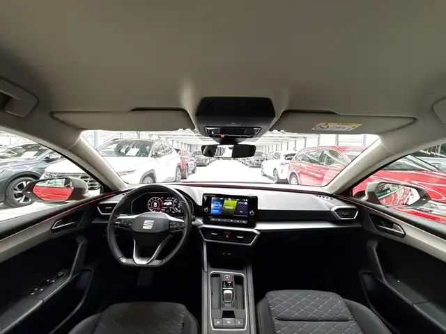 Seat Leon view 9