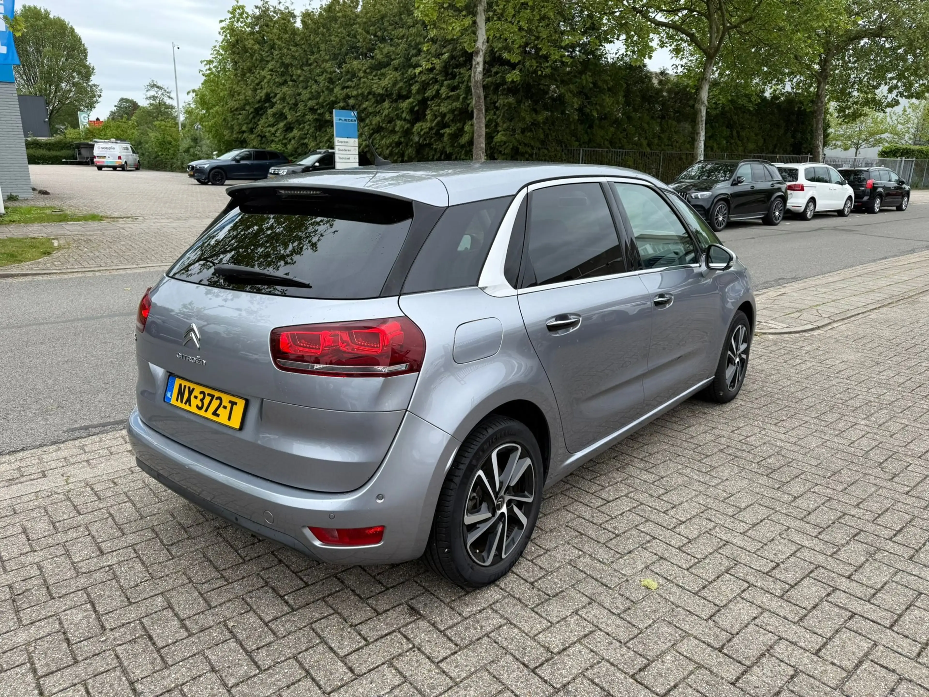 Citroen C4 Picasso 1.2 PureTech Feel, Navi, NAP, Dealer auto — photo 2