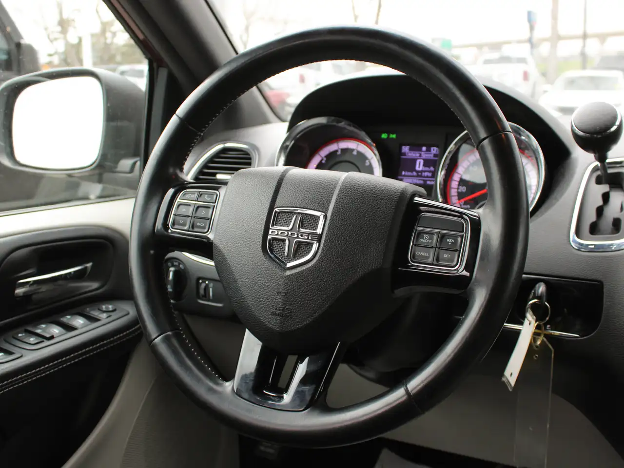 Dodge Grand Caravan снимка Dodge Grand Caravan