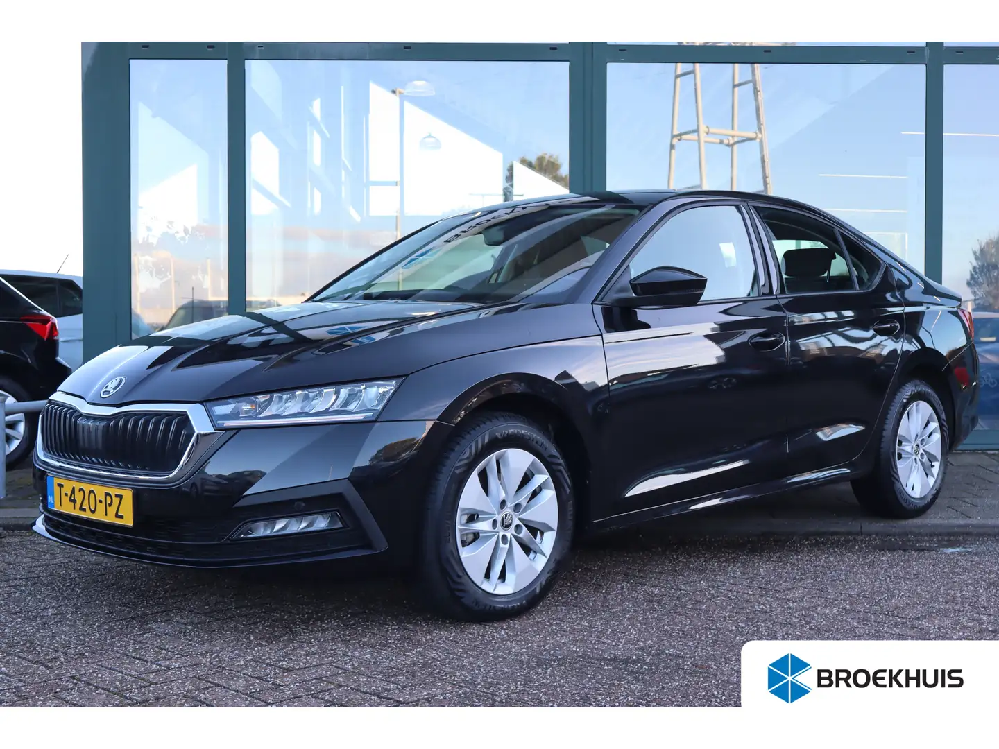 Skoda Octavia 110PK 1.0 e-TSI Business Edition | Cruise control Zwart - 1