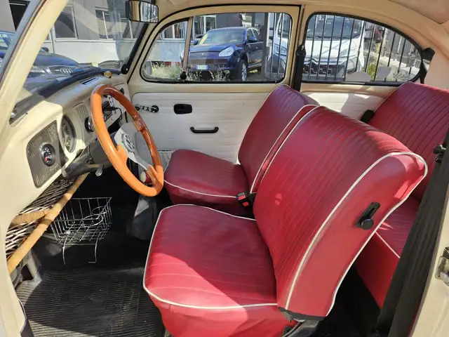 Volkswagen Maggiolino view 8