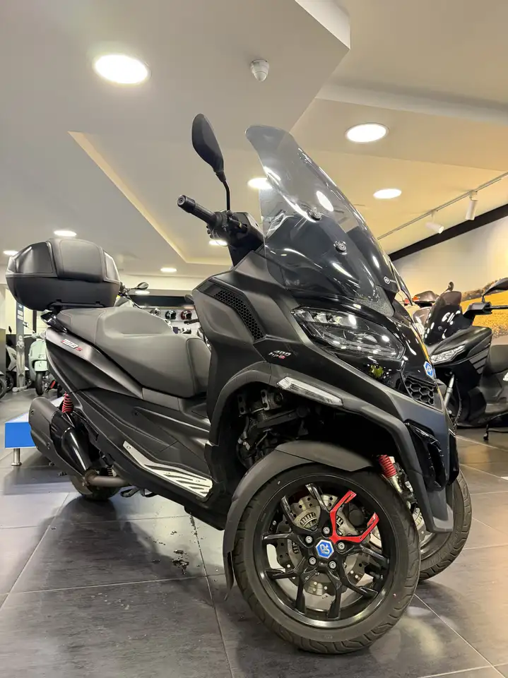 Piaggio MP3 400