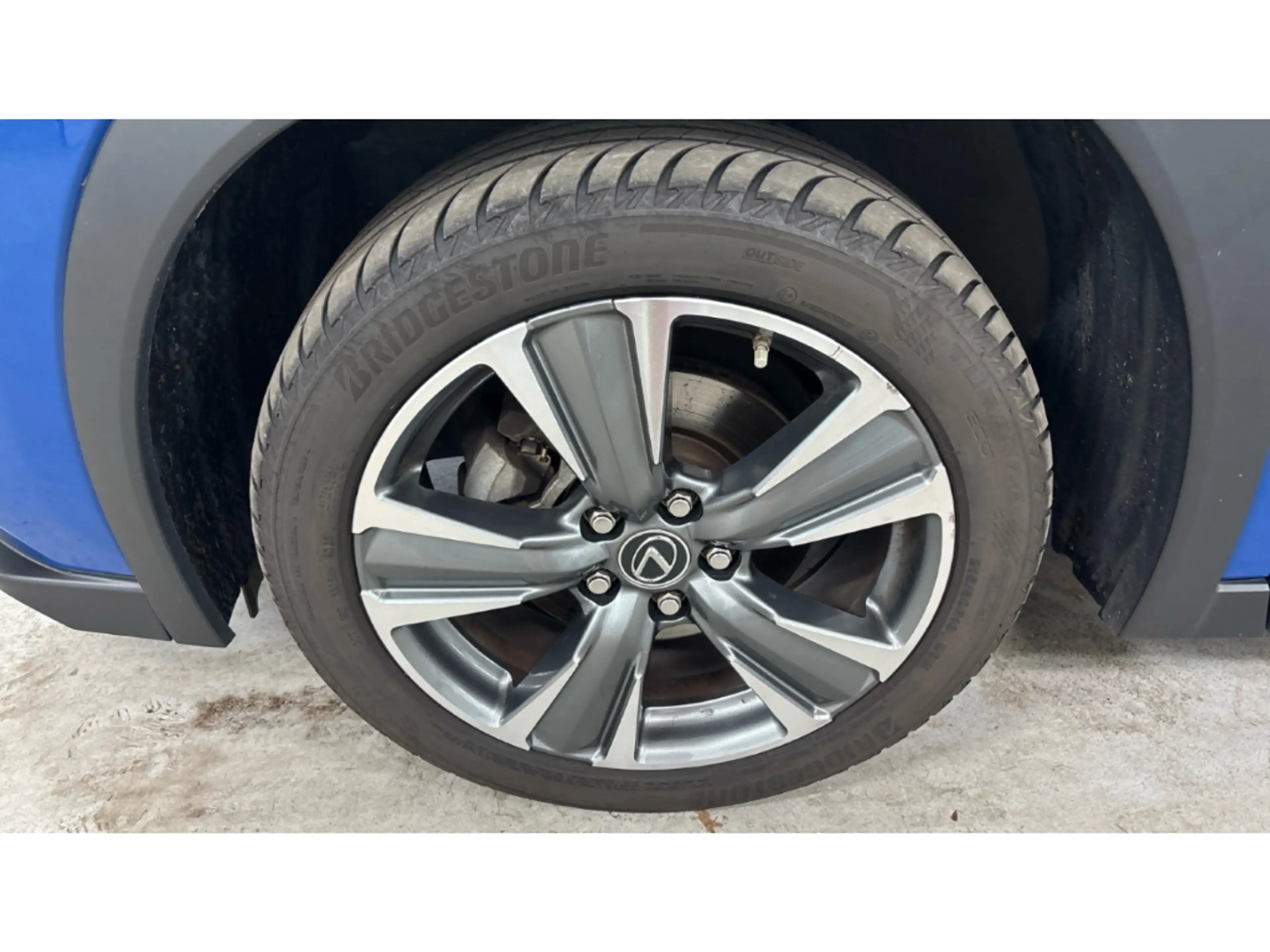 Lexus UX 300e Premium Pano Kamera Navi LED Leder Sitzklima — photo 18