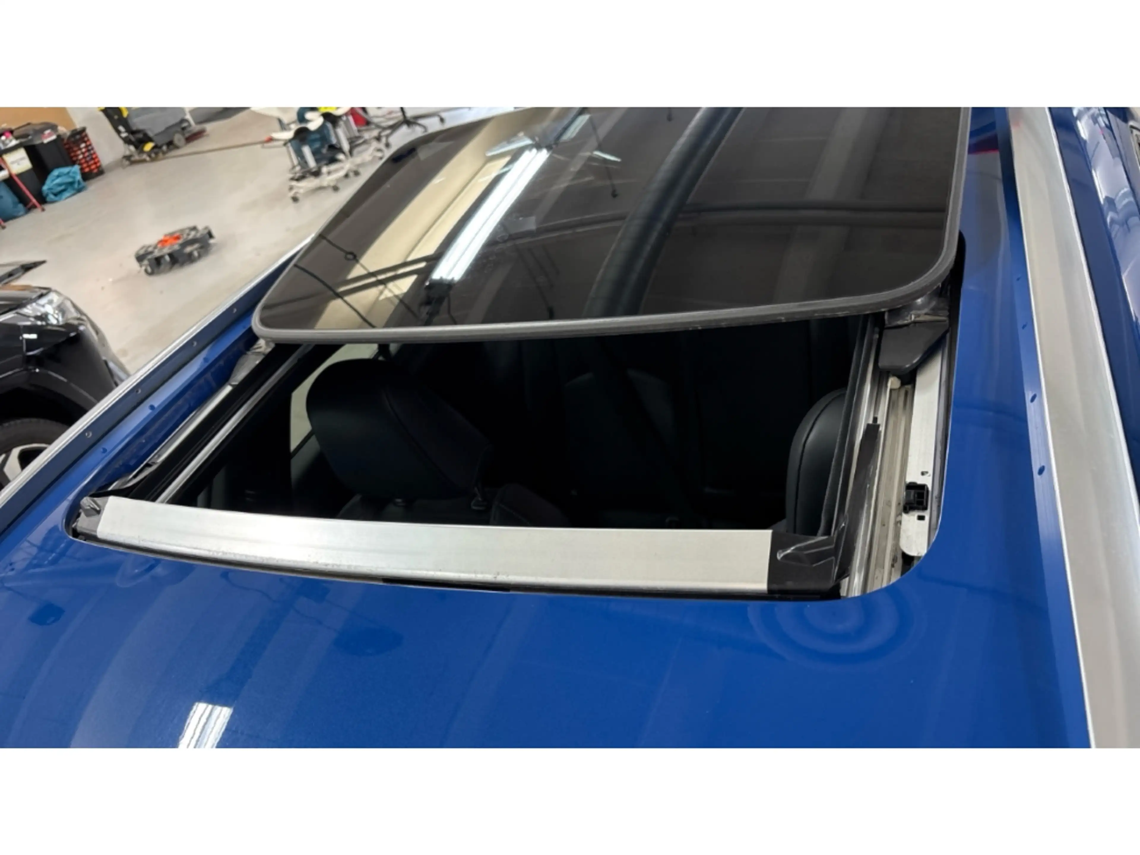 Lexus UX 300e Premium Pano Kamera Navi LED Leder Sitzklima — photo 16