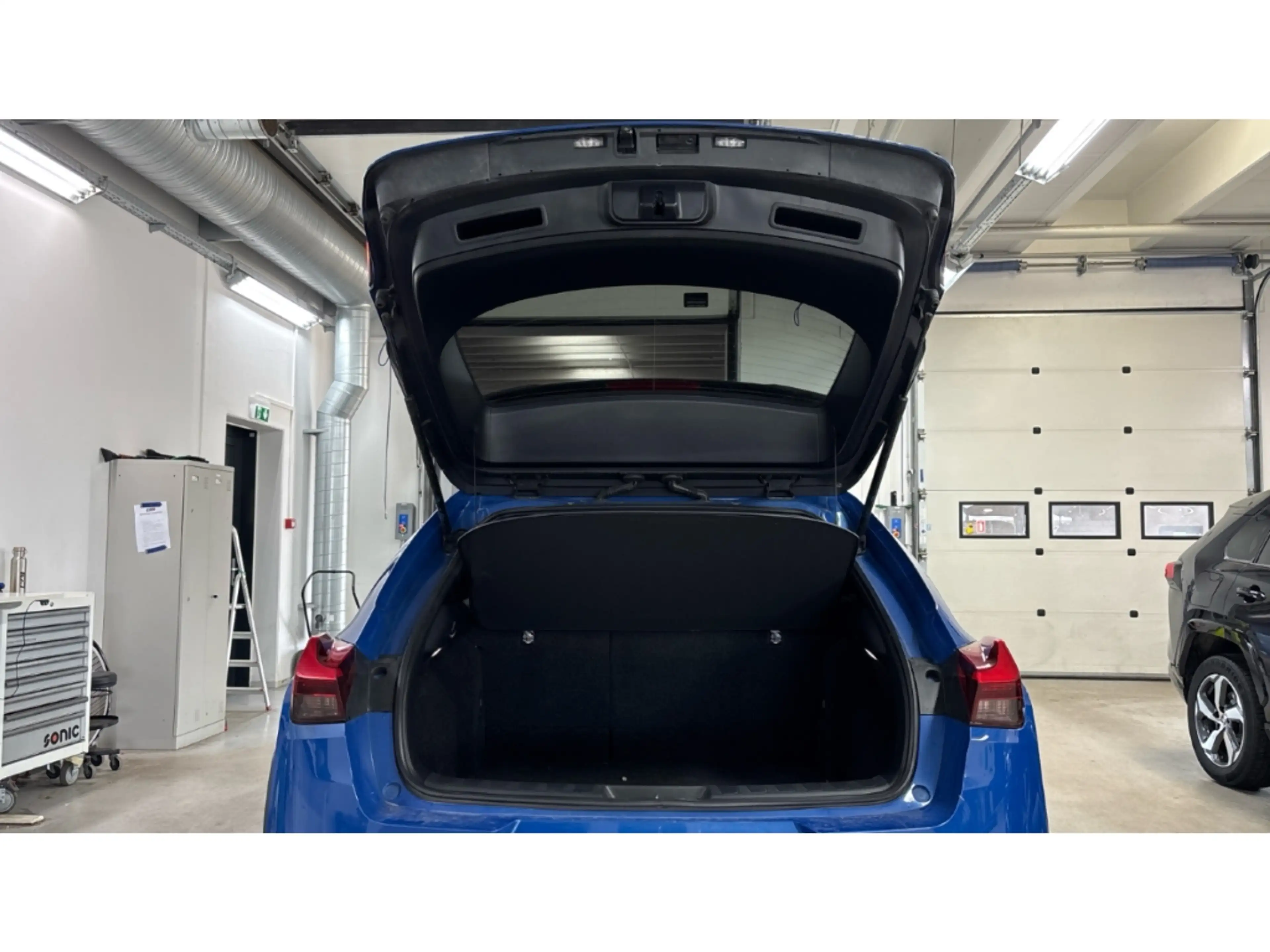 Lexus UX 300e Premium Pano Kamera Navi LED Leder Sitzklima — photo 14