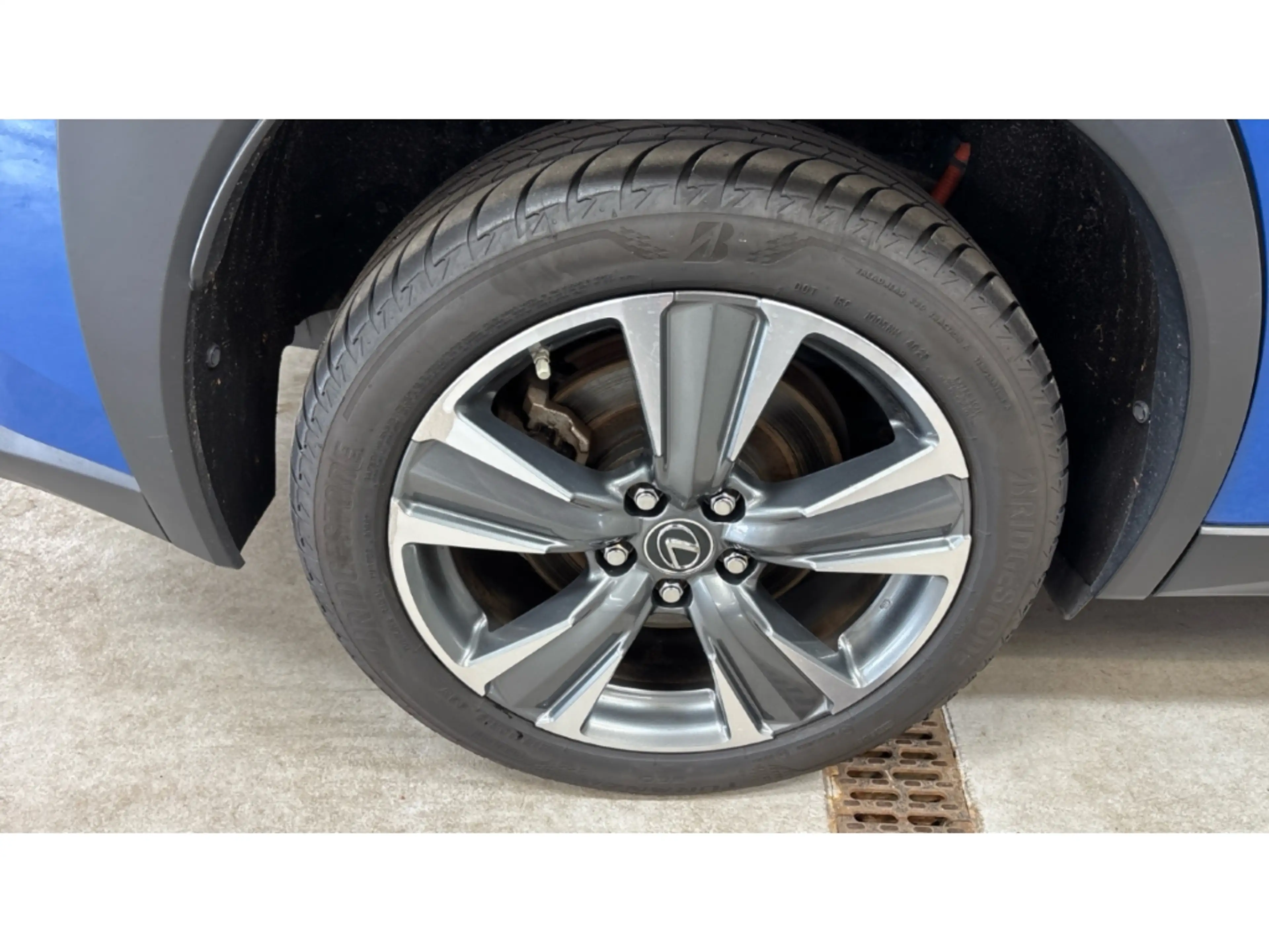 Lexus UX 300e Premium Pano Kamera Navi LED Leder Sitzklima — photo 21