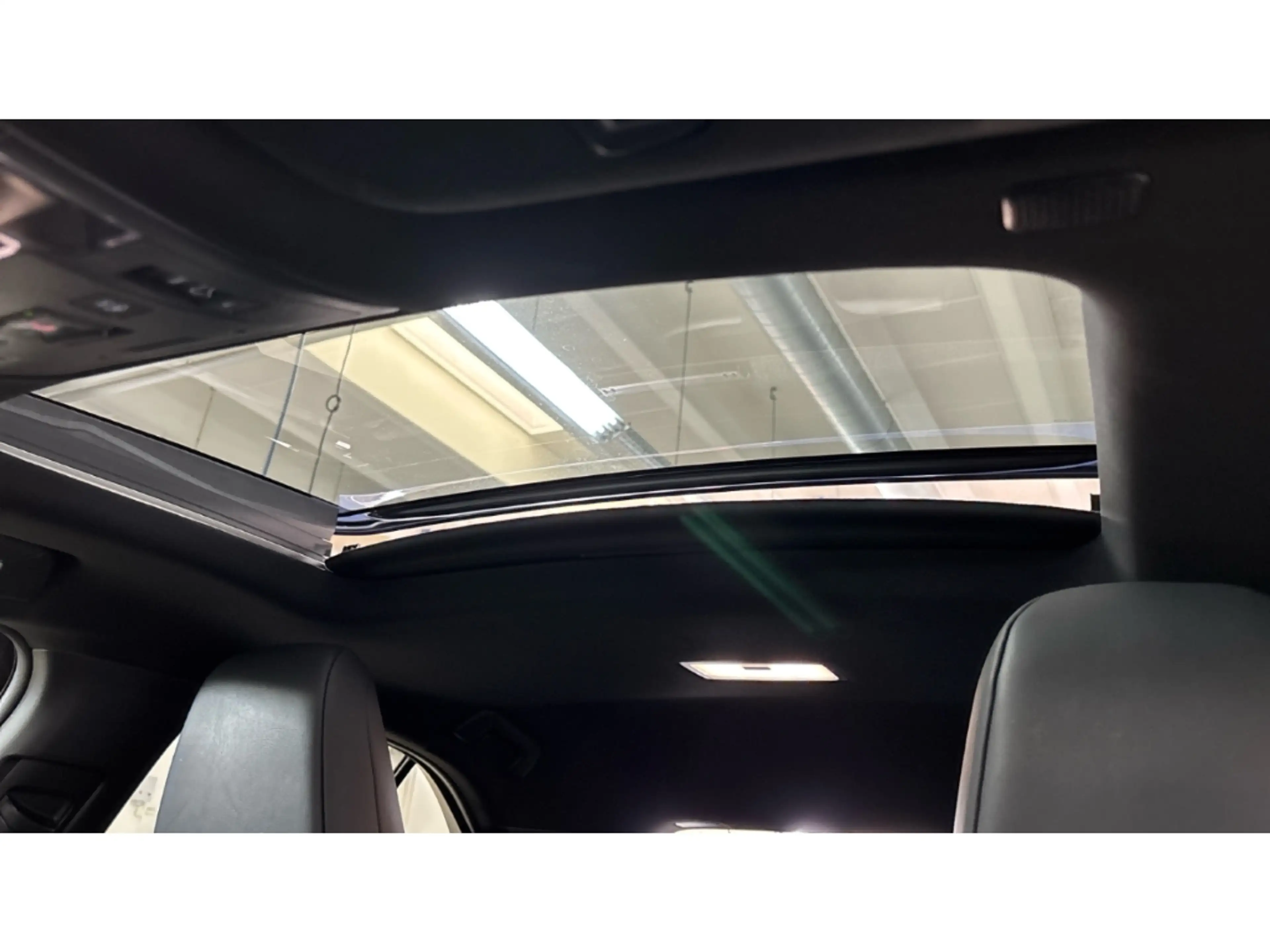 Lexus UX 300e Premium Pano Kamera Navi LED Leder Sitzklima — photo 15