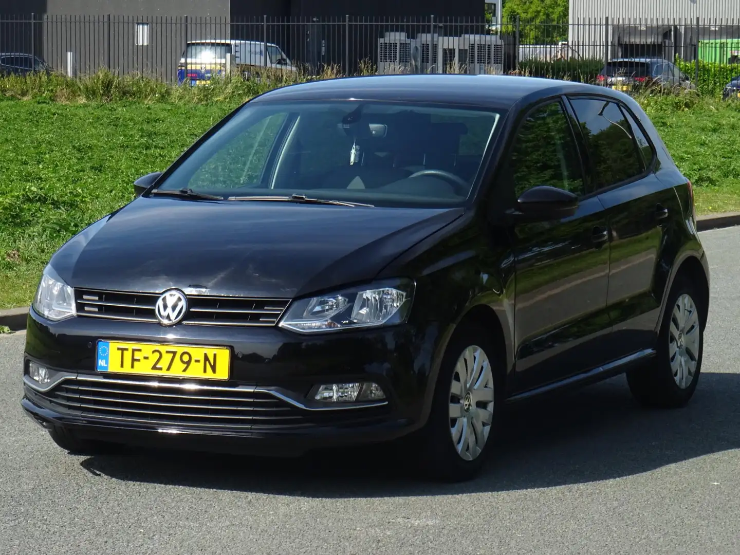 Volkswagen Polo 1.2 TSI Highline 5DEURS CLIMA/APK 24-06-2026 Schwarz - 1