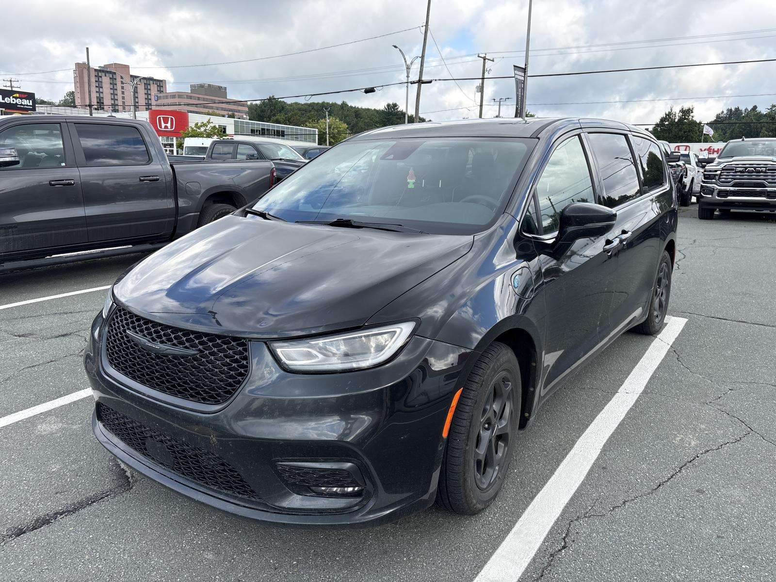2023 Chrysler Pacifica Hybrid