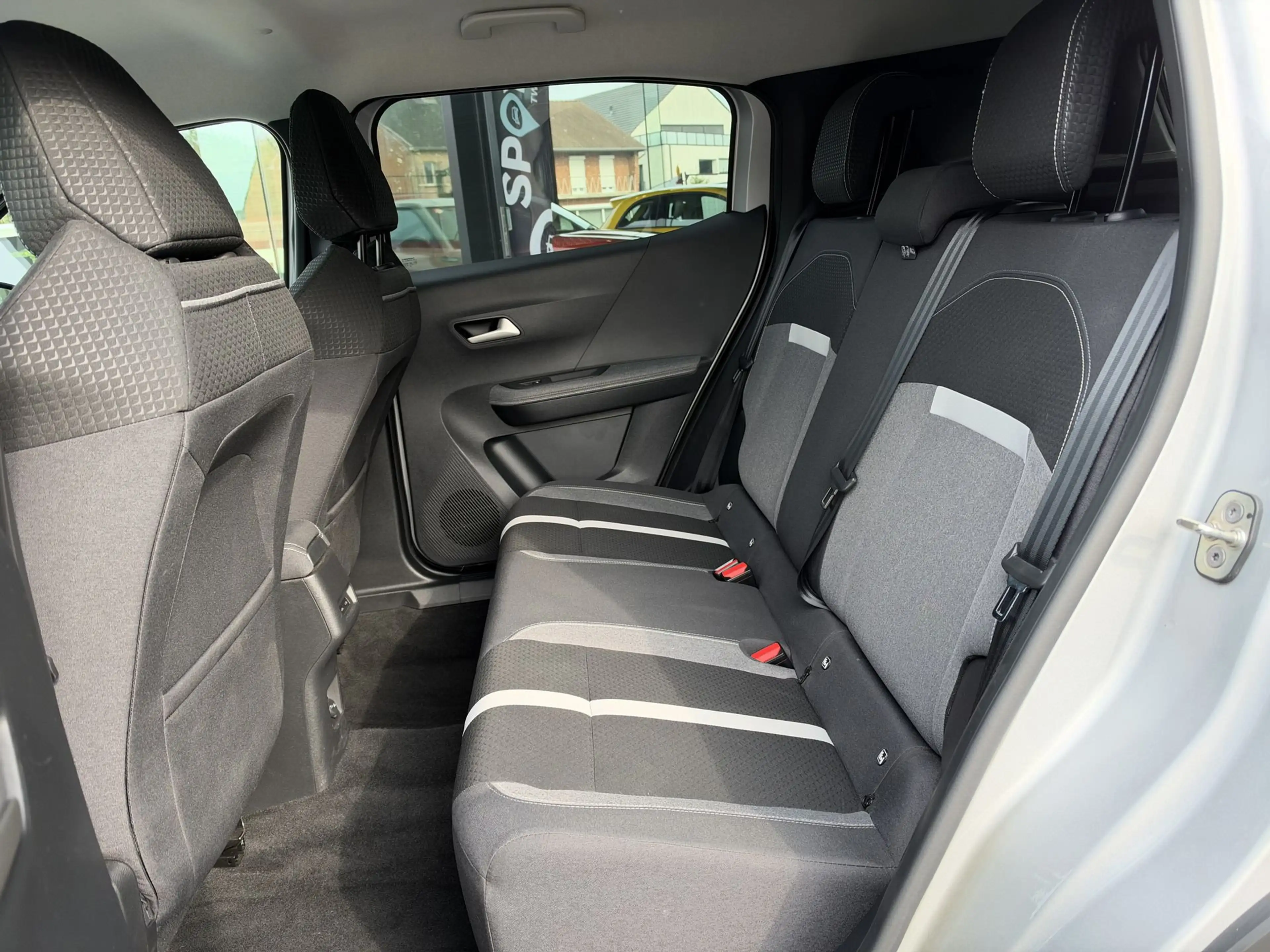Opel Frontera GS 1.2T Hybrid 145pk *Navi*CarPlay*Camera* — photo 8