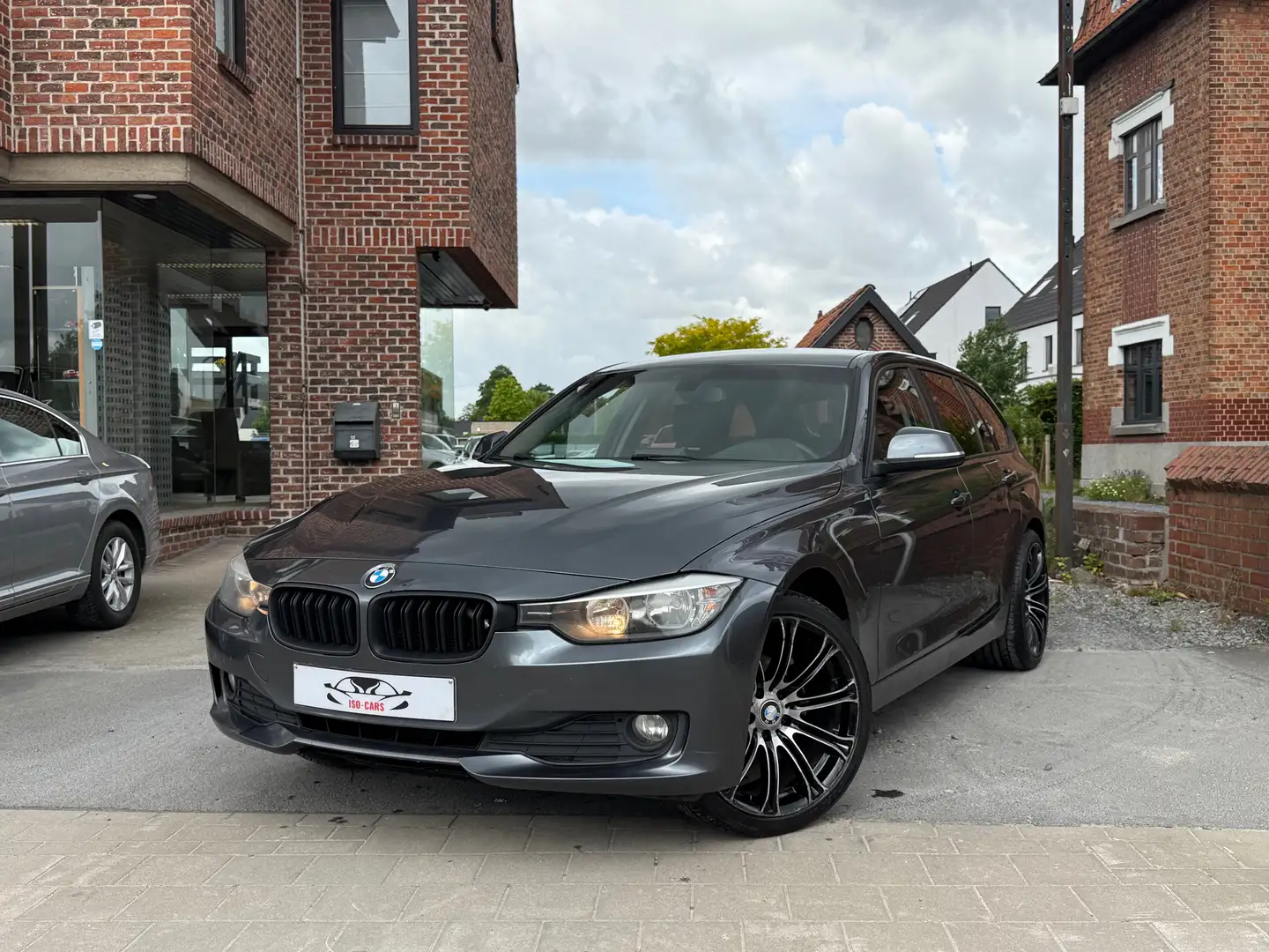 BMW 316 Touring d // AIRCO // NAVI // Gris - 1