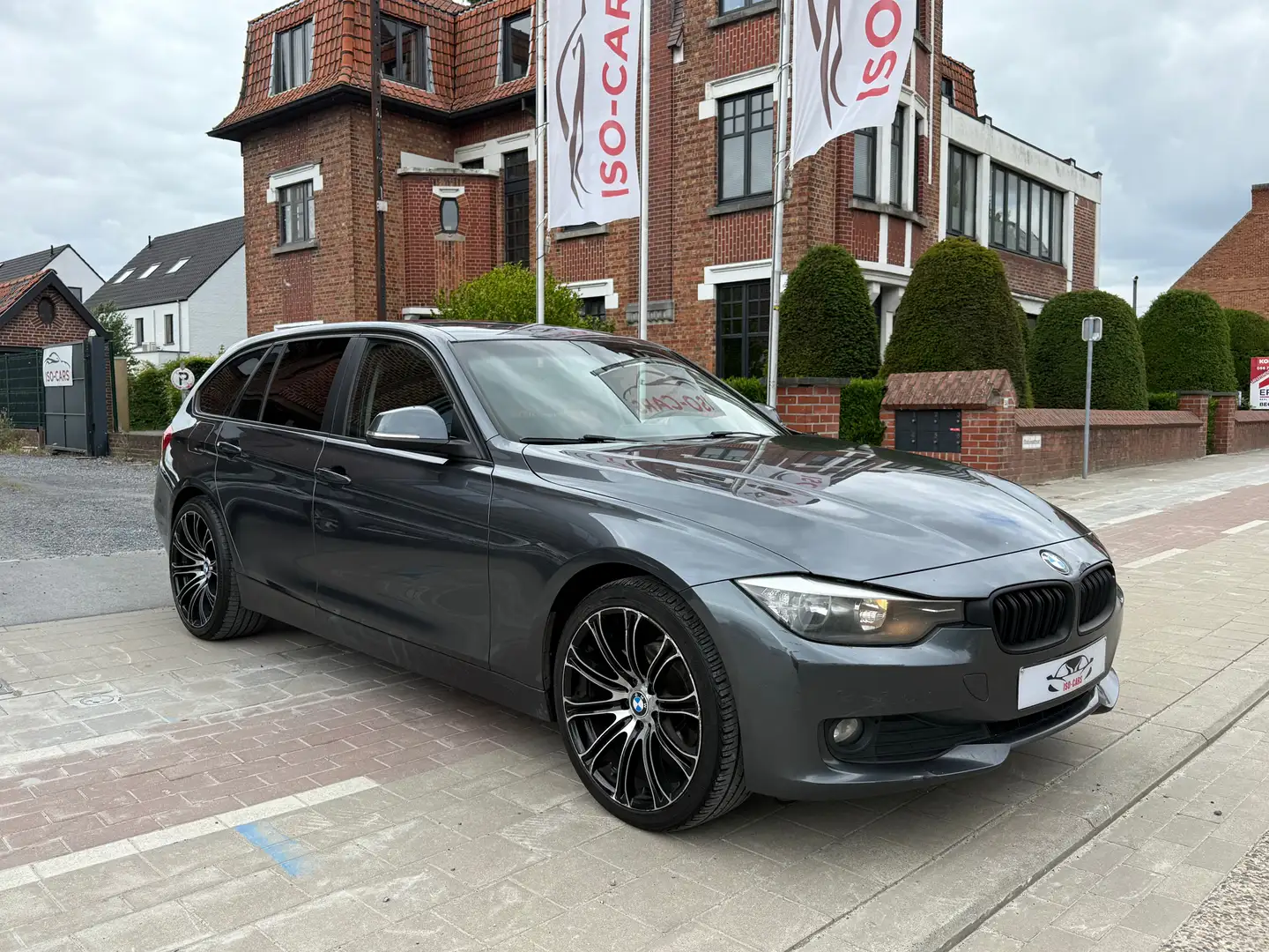 BMW 316 Touring d // AIRCO // NAVI // Gris - 2