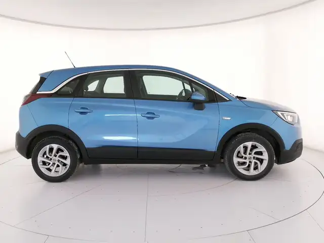 Opel Crossland X view 3
