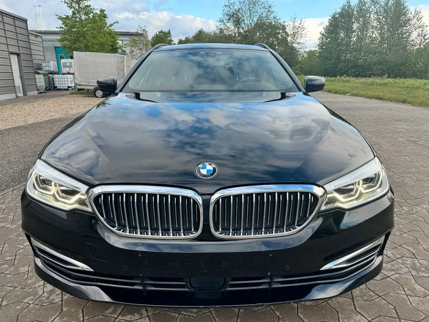 BMW 520 d Luxury Line Touring/Head-Up/LED/Leder/ Schwarz - 2