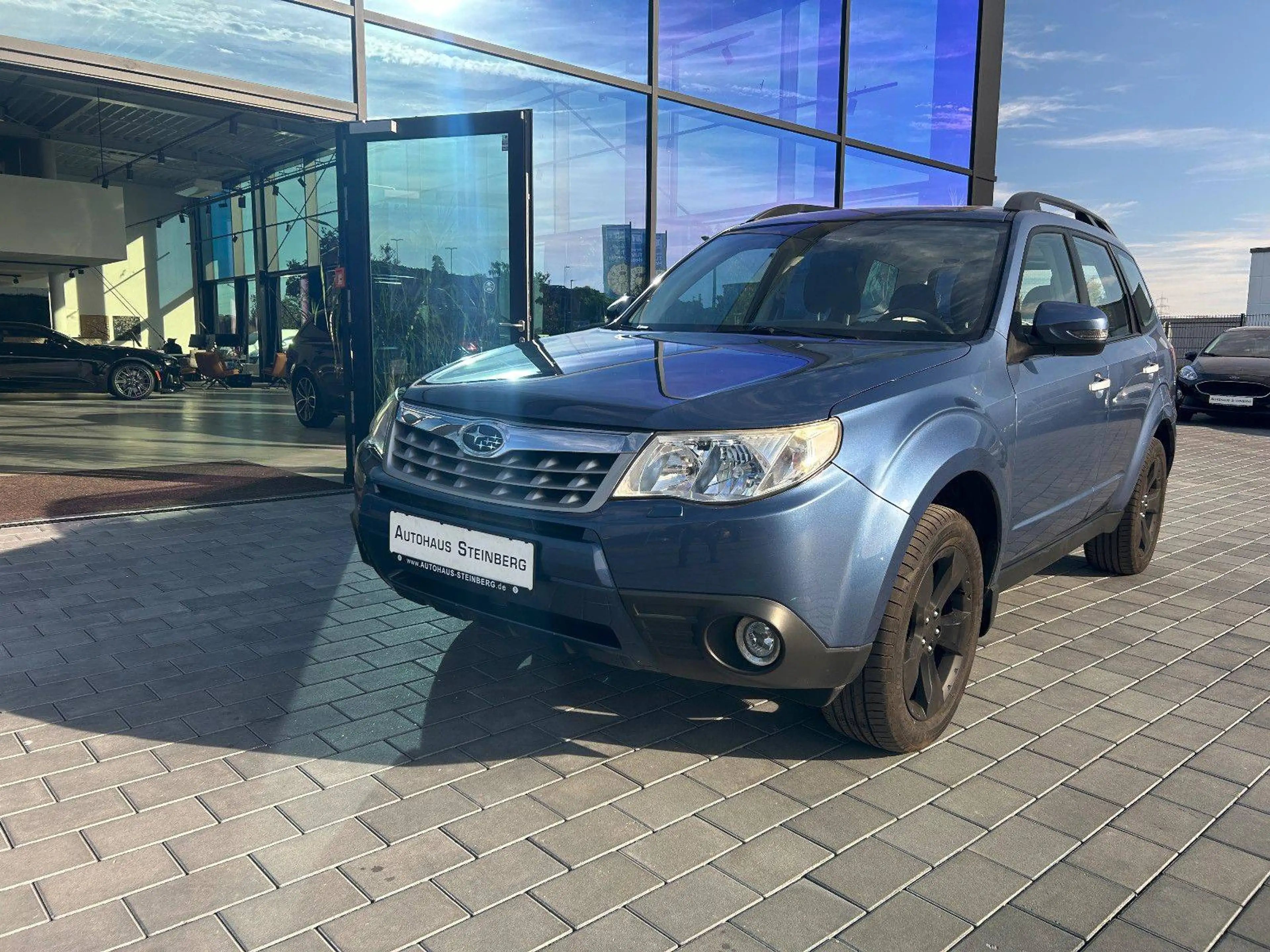 Subaru Forester Comfort AUTOMATIK+SHZ+PANO+AHK — photo 3