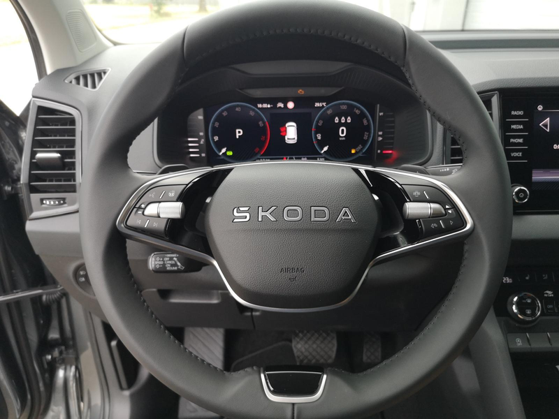Skoda Karoq Selection 1.5TSI DSG ABT AHK Navi GV5 140 kW (1... — photo 5