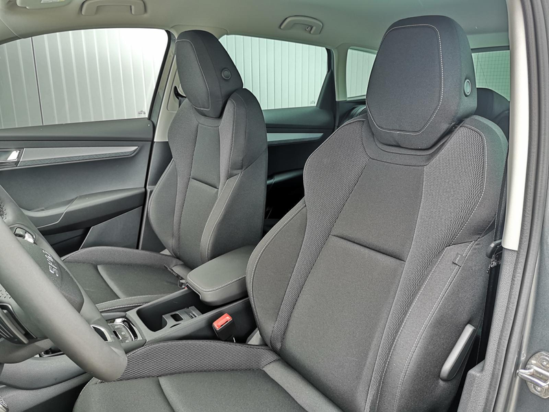Skoda Karoq Selection 1.5TSI DSG ABT AHK Navi GV5 140 kW (1... — photo 8