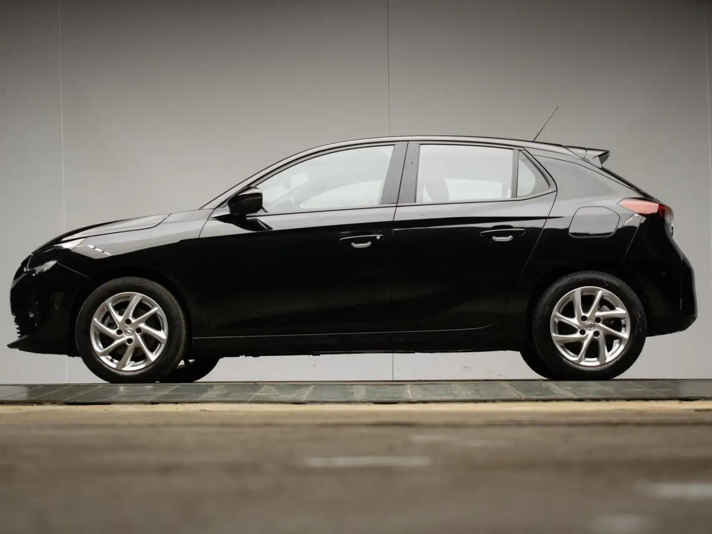 Opel Corsa 1.2 GS Line Sport (APPLE CARPLAY,CAMERA,NAVI,LED,C Zwart - 1