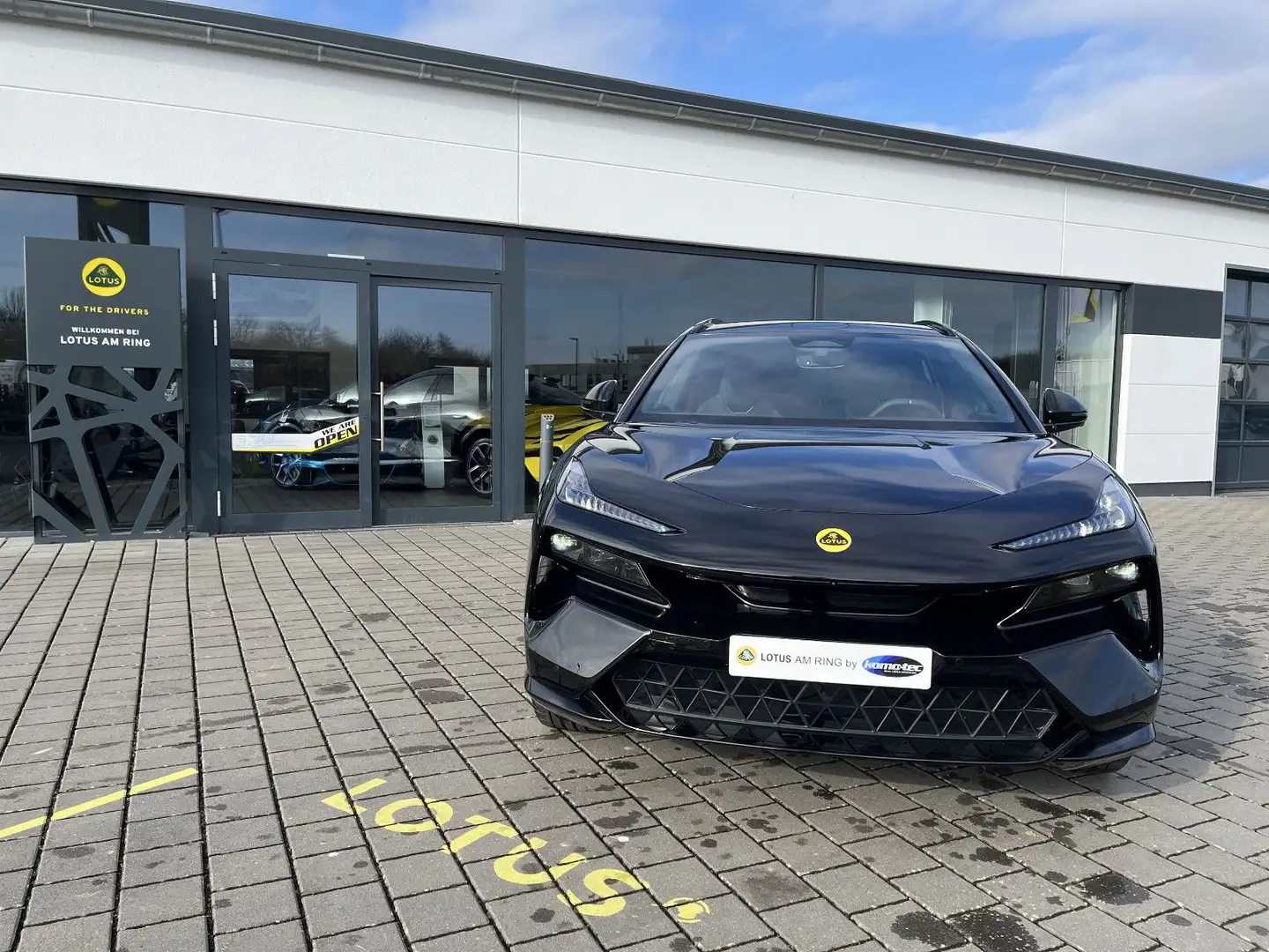 Lotus Eletre Base - 22", EHK, Dachreling, Parking Pack Černá - 2