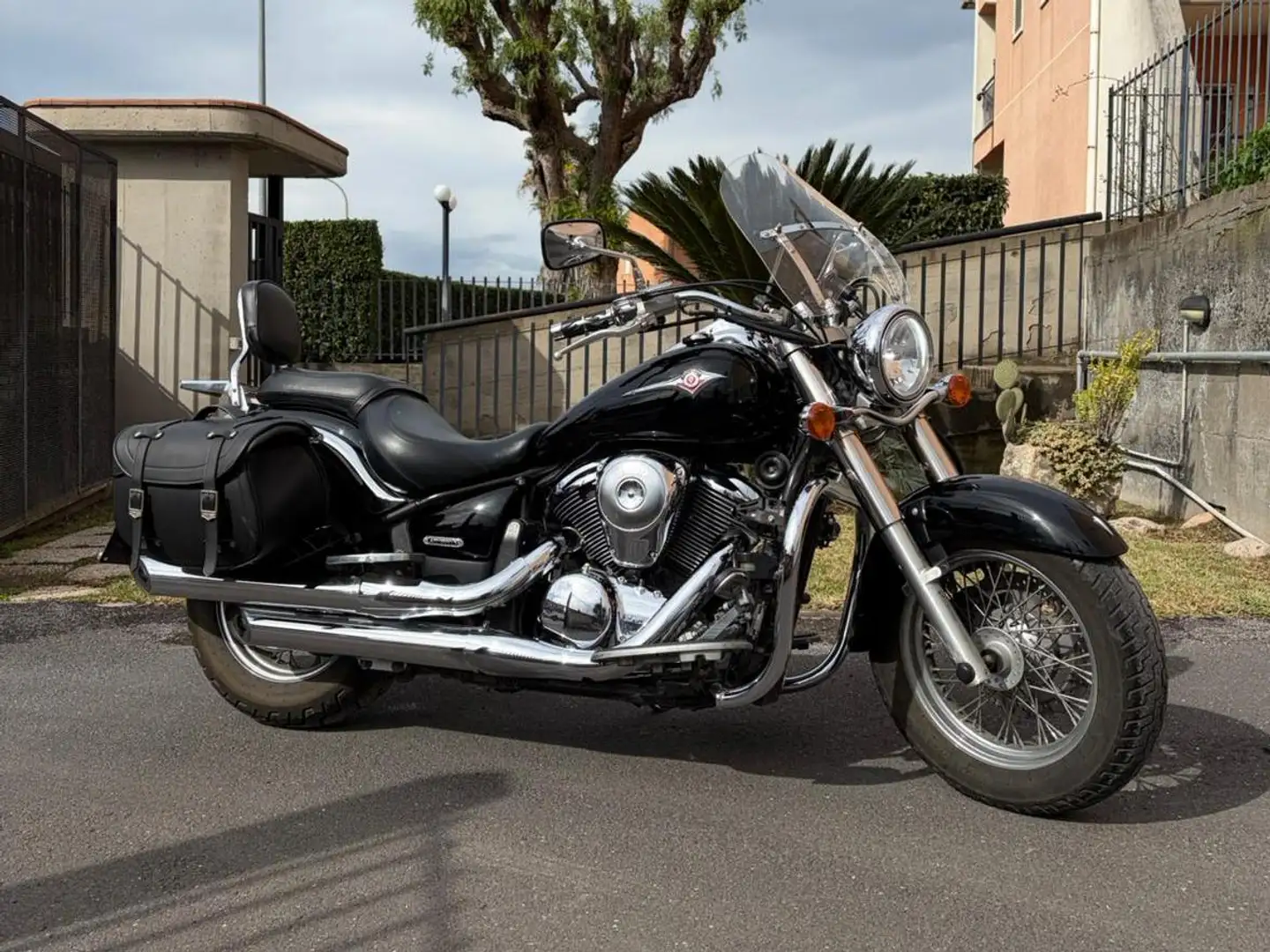 Kawasaki VN 900 Classic Negro - 1