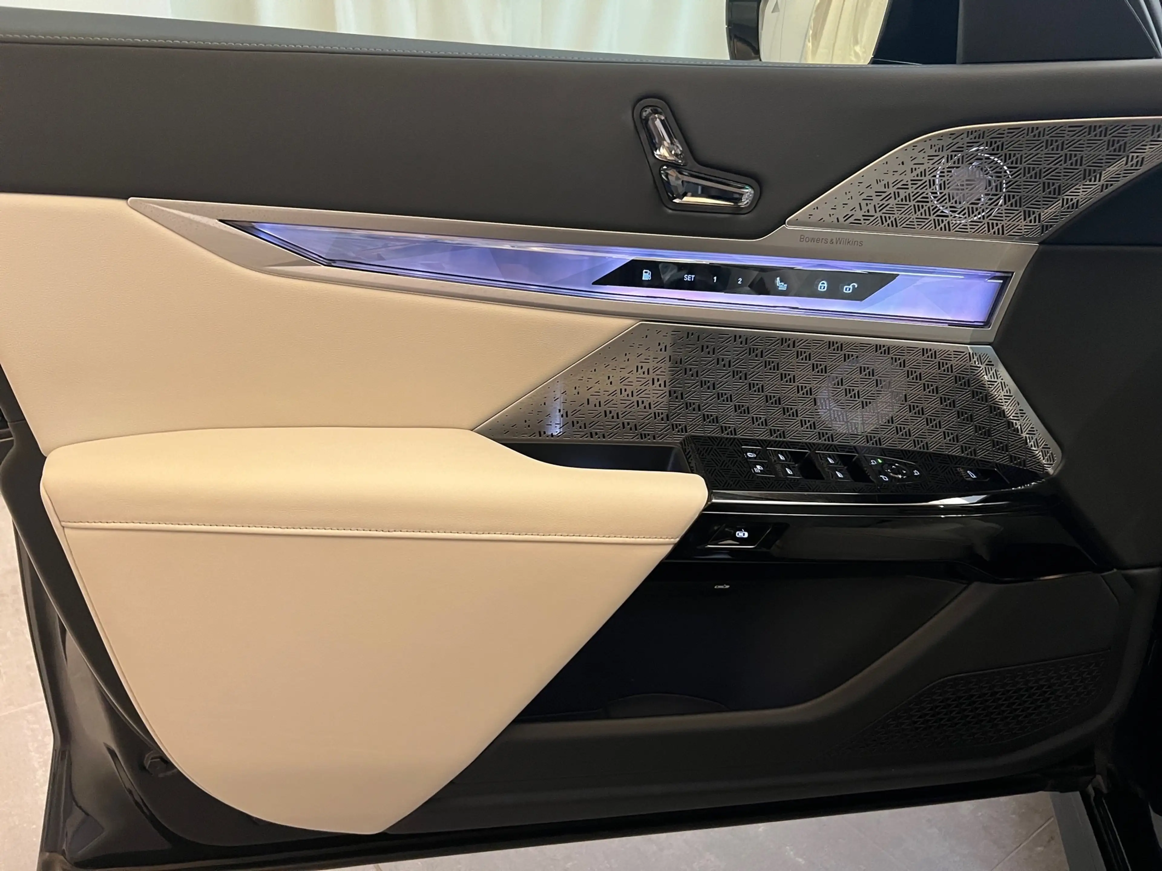 BMW 760 xDrive M-Sport KINO-MODUS+MASSAGE+MEGAVOLL — photo 11