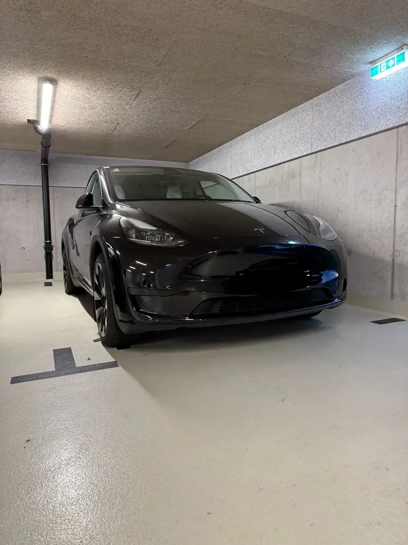 Tesla Model Y RWD - 2