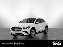 Mercedes-Benz GLA 180 PANO+AHK+CARPLAY+LED+KAMERA+MBUX+18"