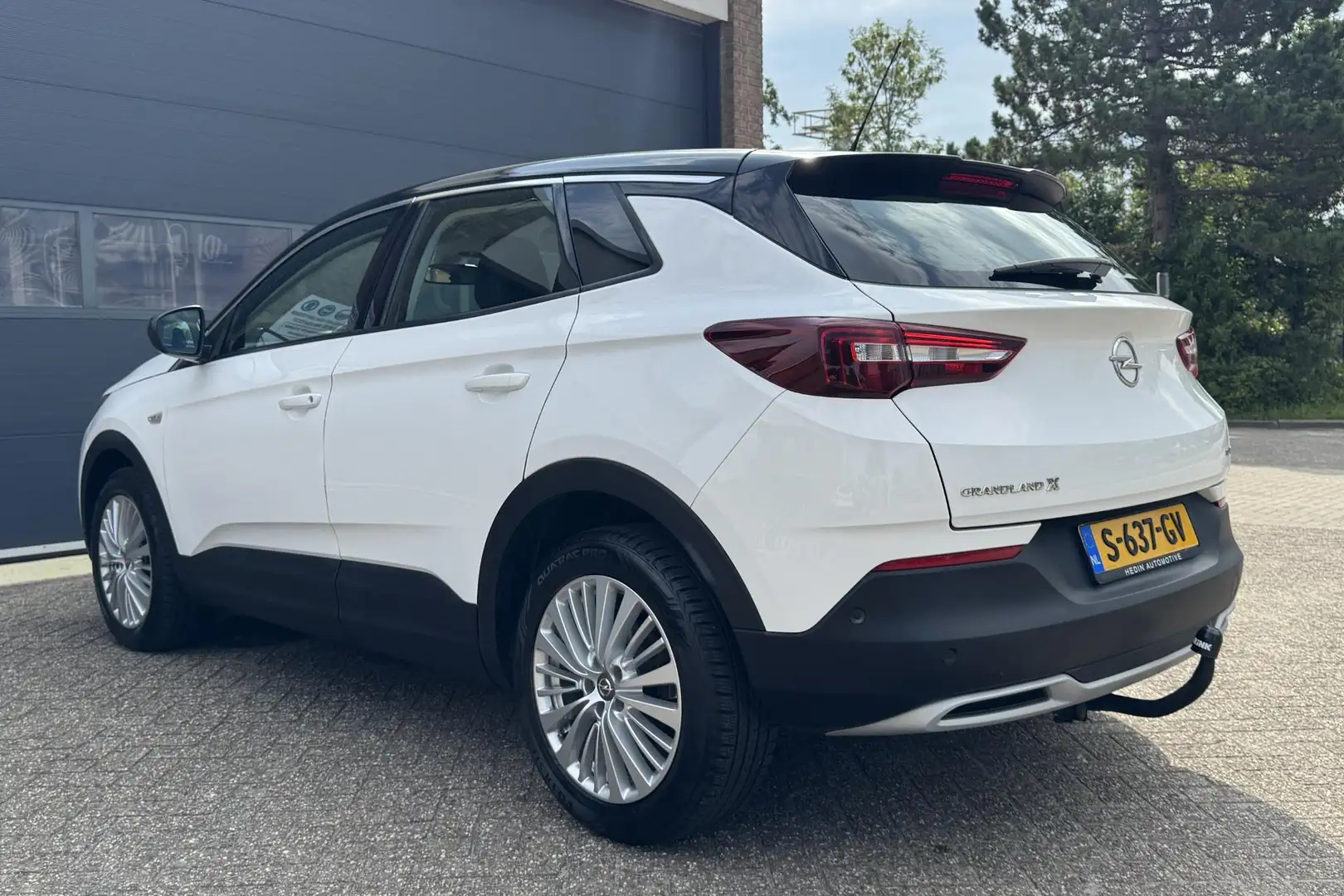 Opel Grandland X 1.2 Turbo 130PK Bus. Executive Automaat | Trekhaak Blanc - 2