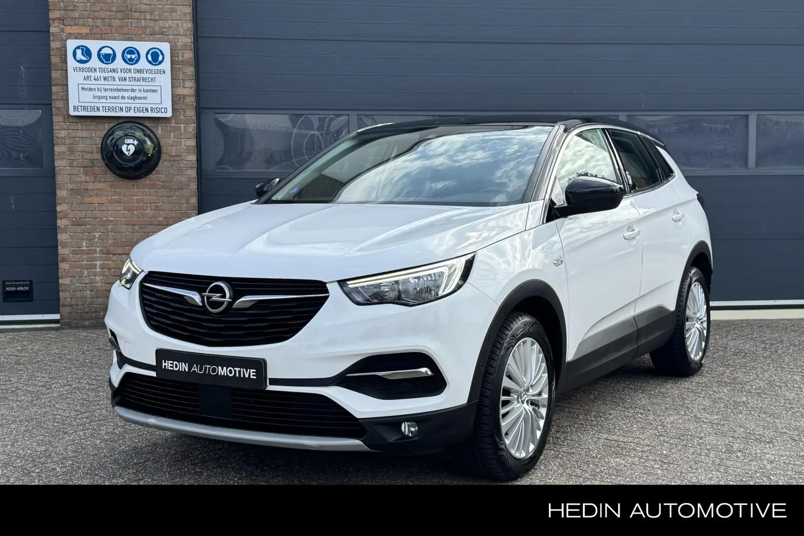 Opel Grandland X 1.2 Turbo 130PK Bus. Executive Automaat | Trekhaak Blanc - 1