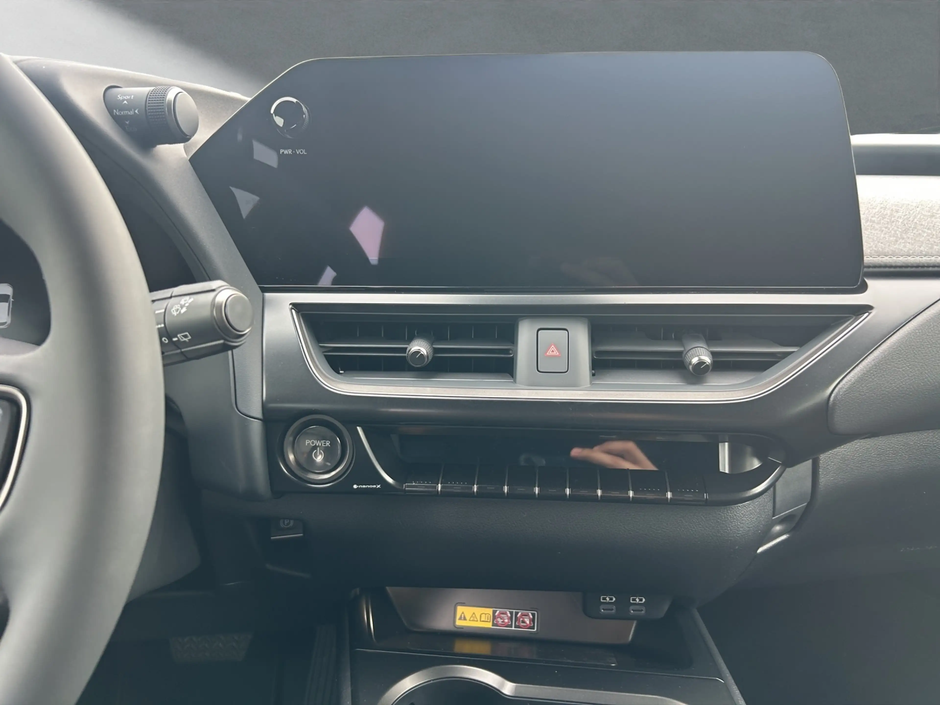 Lexus UX 250h 300 h F-Sport Design Technologie-Paket — photo 15