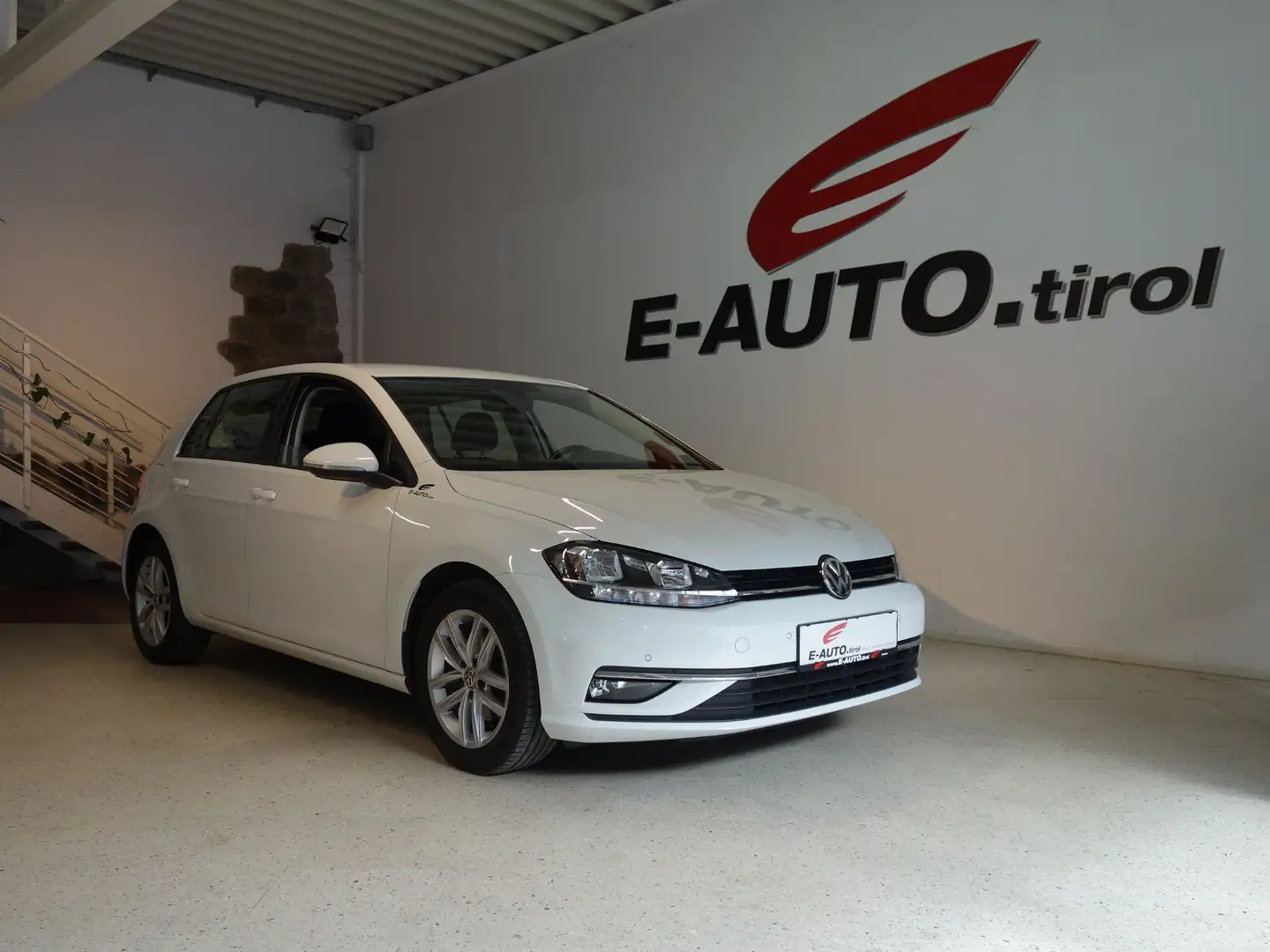 Volkswagen Golf 1,5 TSI CL DSG *MASSAGE *ACC *ERGOACTIV *CARPLAY Weiß - 1