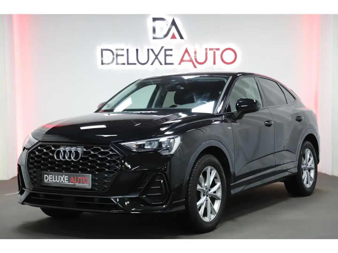 Audi Q3 2.0 35 TDI 150 S-Line S-tronic Zwart - 1