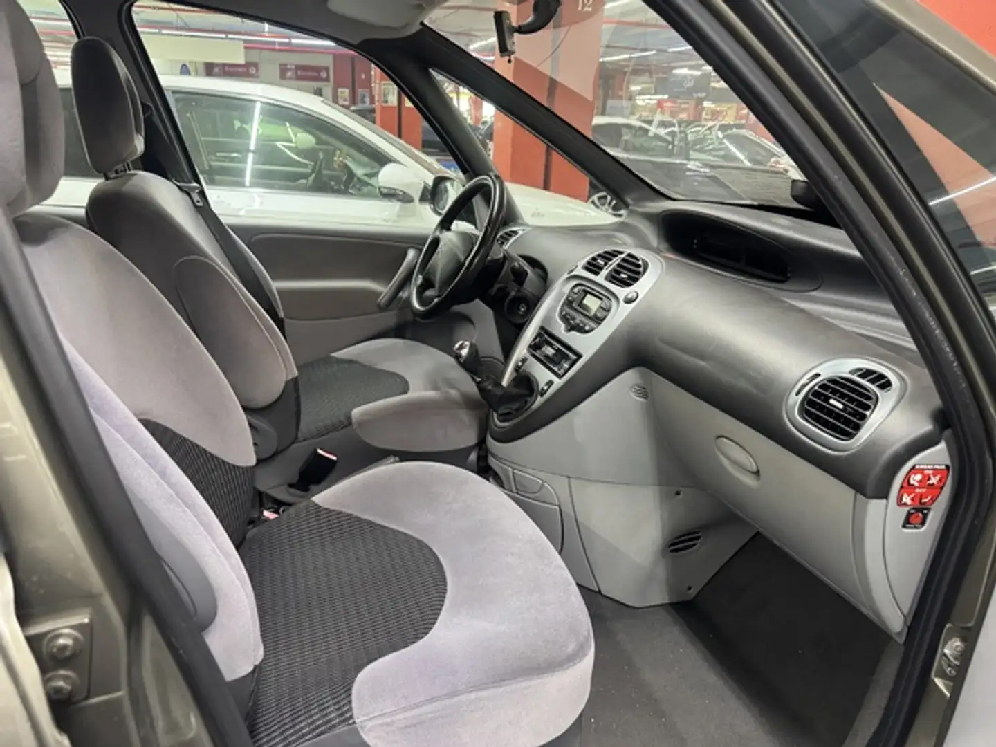 Citroen Xsara Picasso 1.6i SX 110 Beige - 2