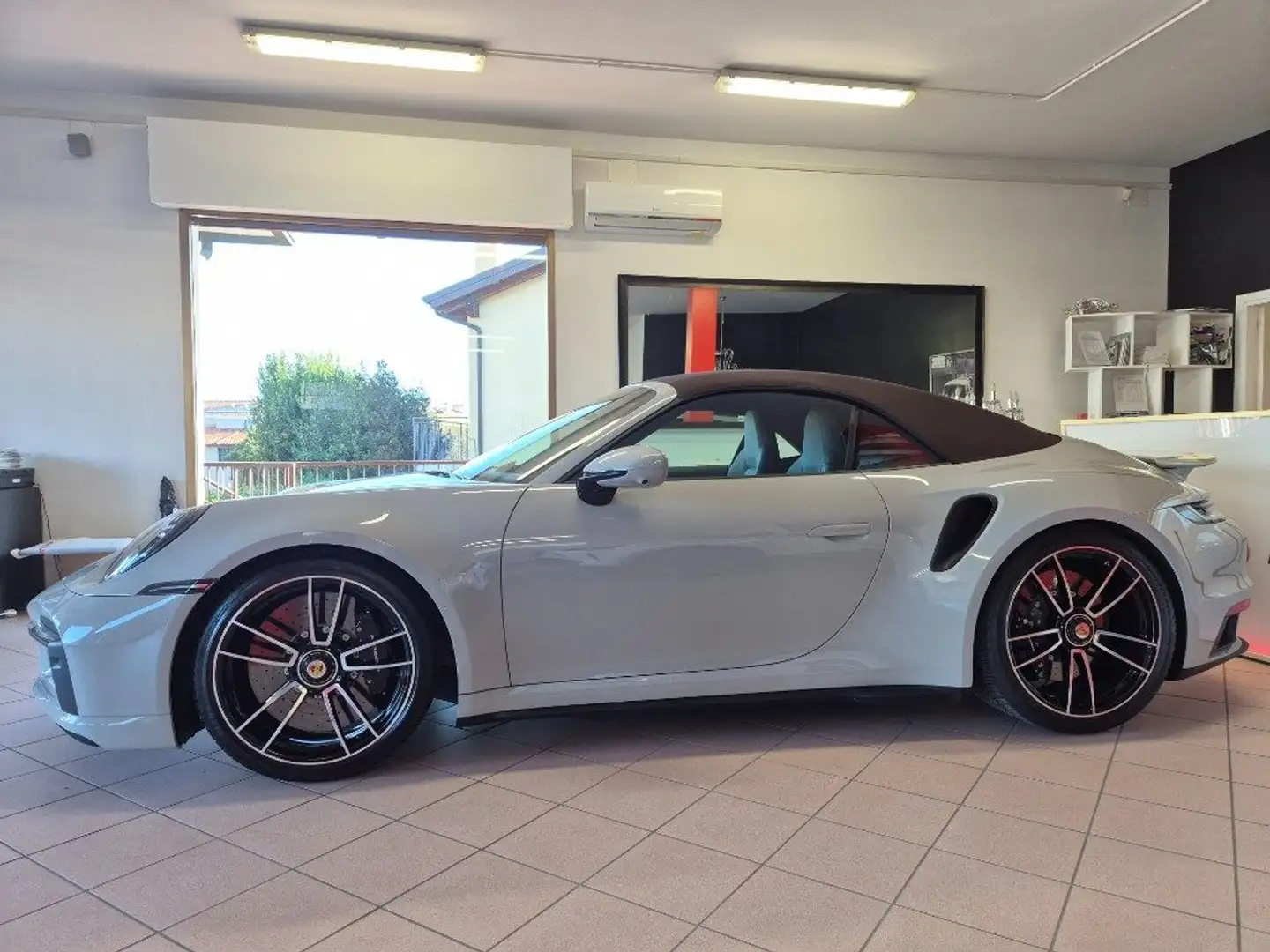 Porsche 911 992 Turbo S Cabriolet Grijs - 2