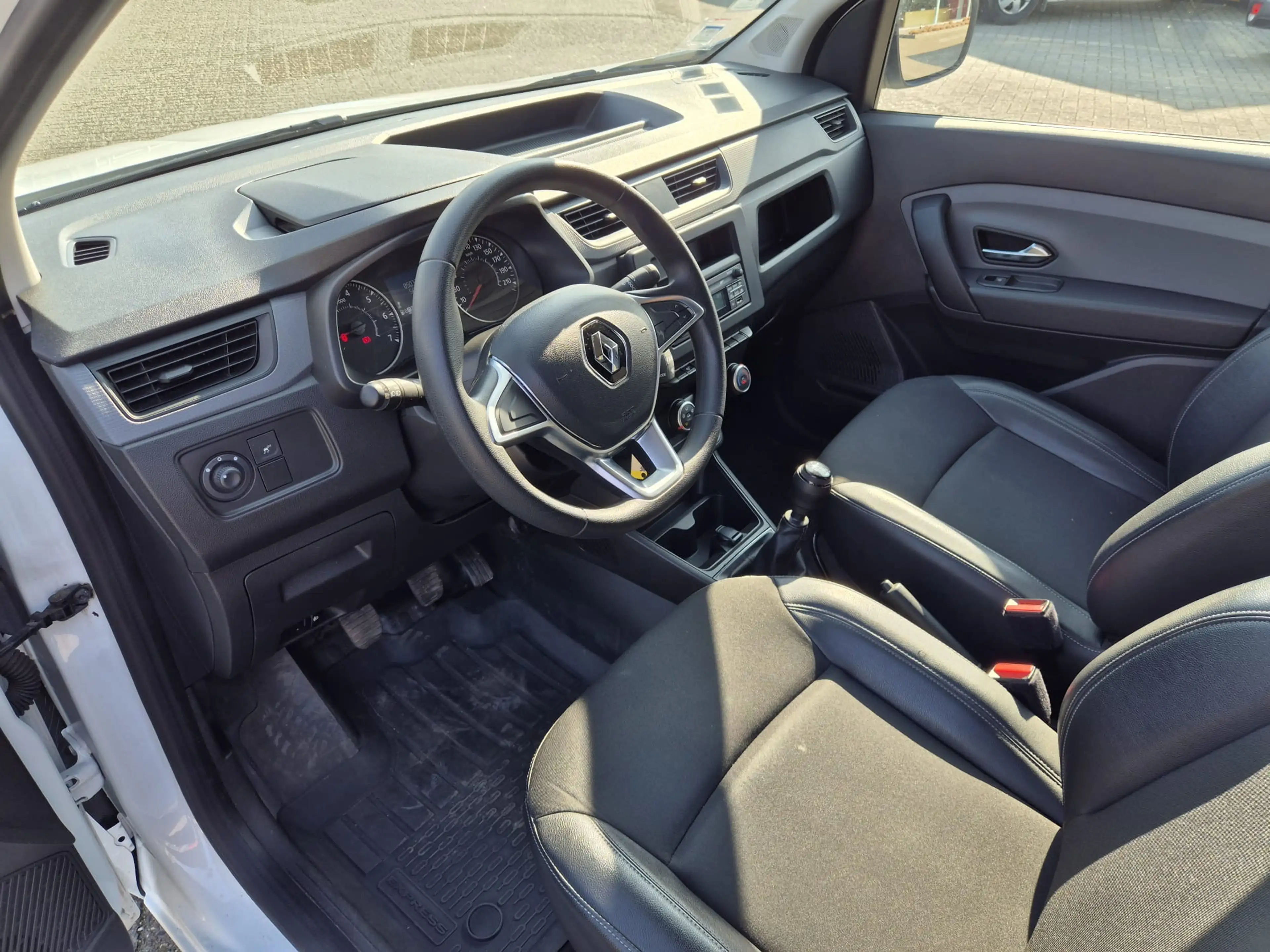 Renault Express Bestelwagen - 2 zitplaatsen - €9.500 excl. btw — photo 4