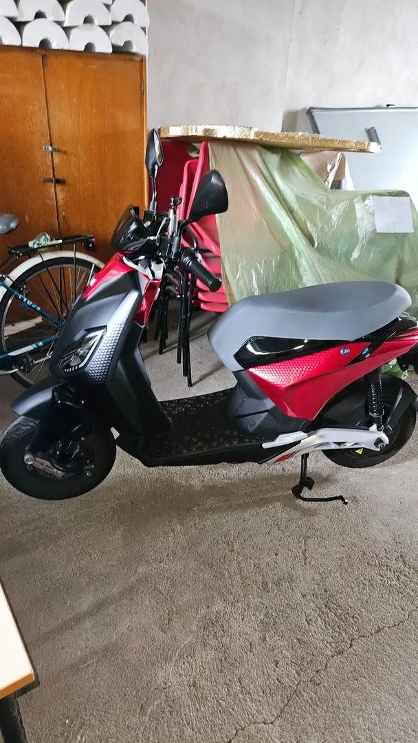 Piaggio Piaggio 1 Active Černá - 2