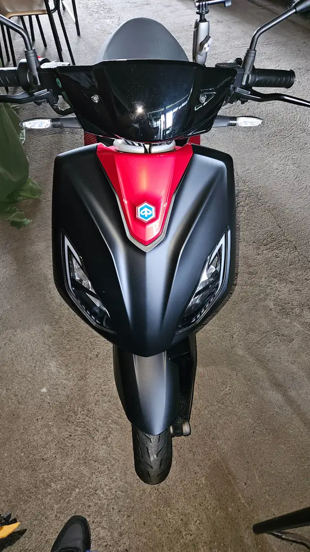 Piaggio Piaggio 1 Active Černá - 1