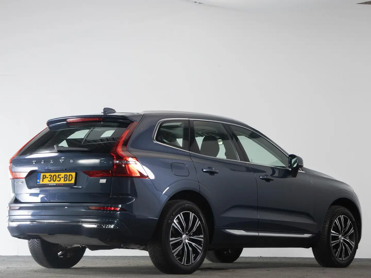 Volvo XC60 2.0 T6 Plug-in 350 PK hybrid AWD Inscription | LED Azul - 2