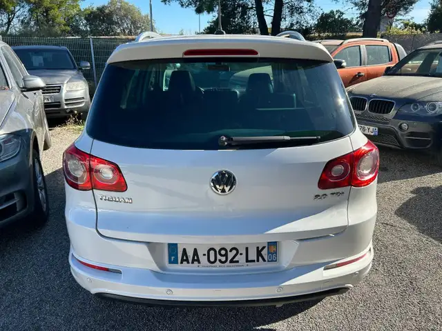 Volkswagen Tiguan view 12