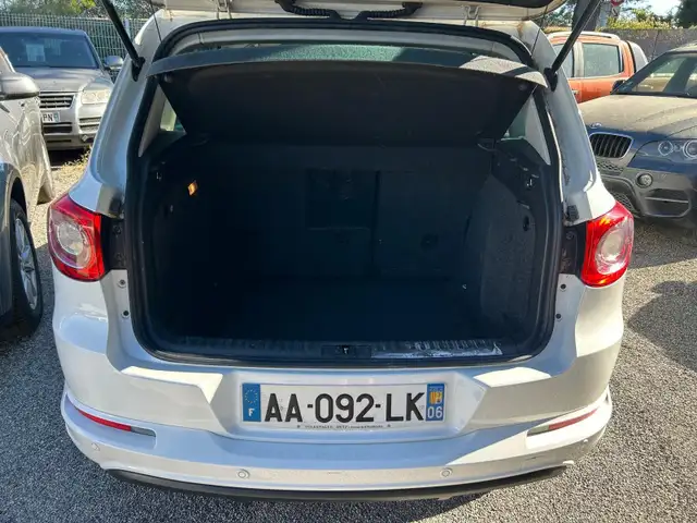 Volkswagen Tiguan view 11