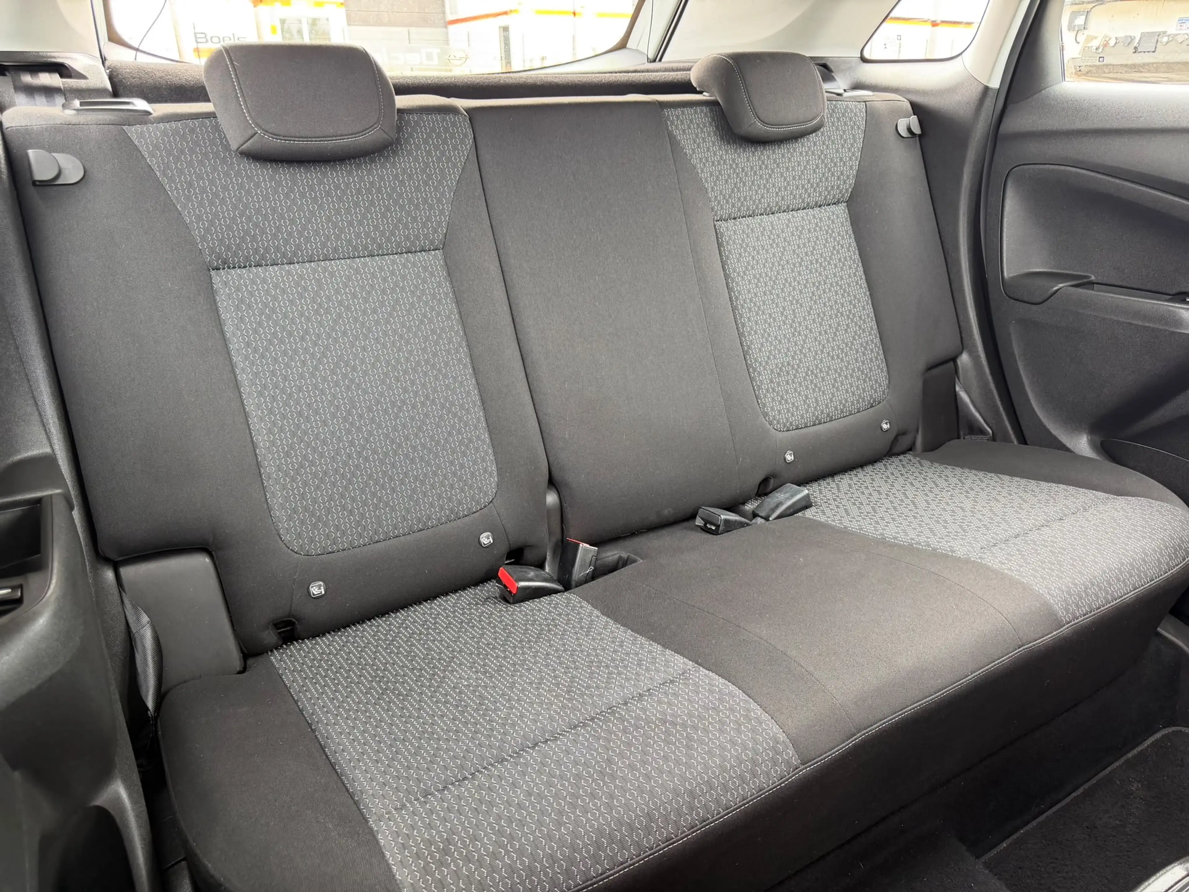 Opel Crossland X — photo 10