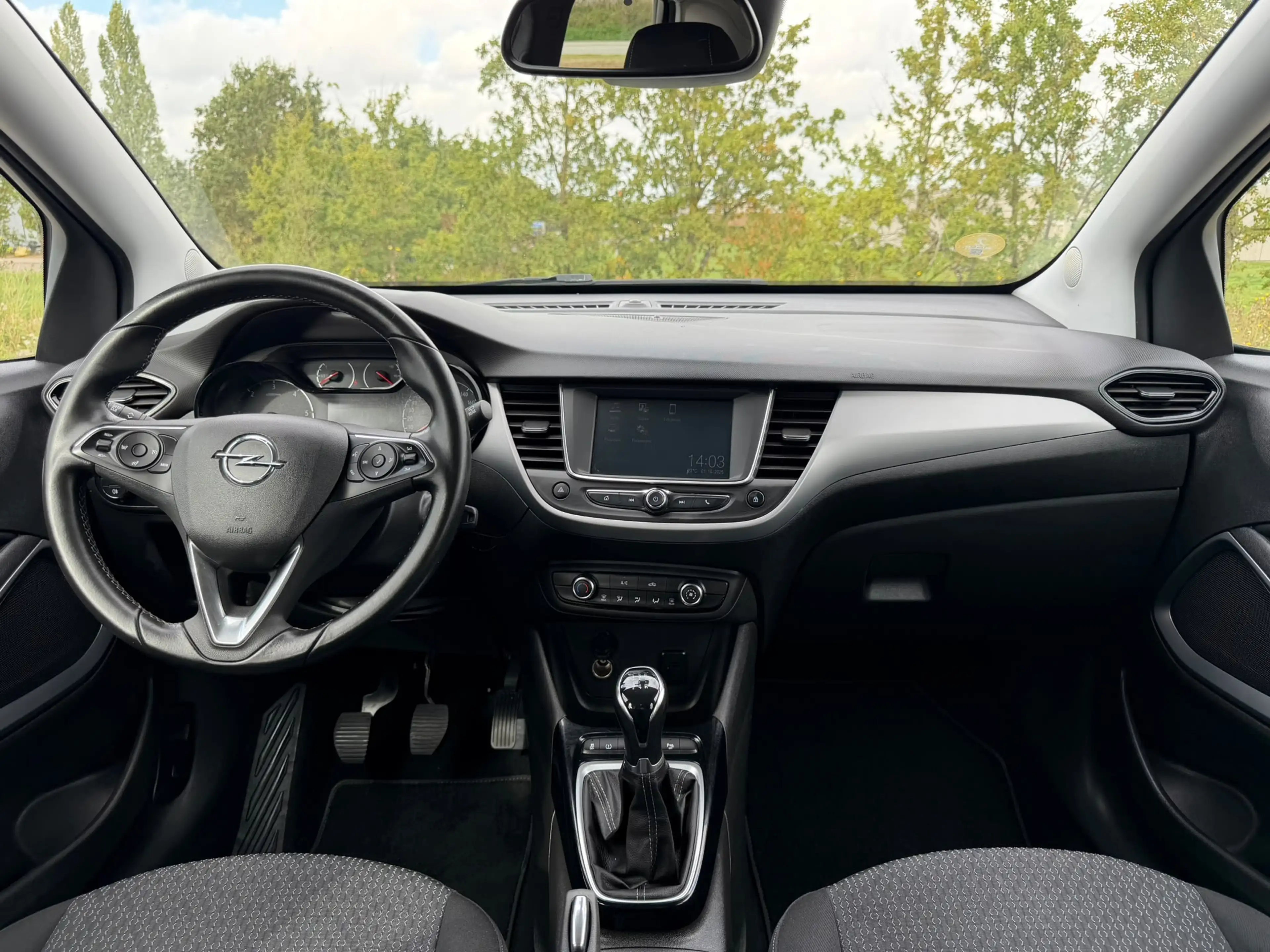 Opel Crossland X — photo 5
