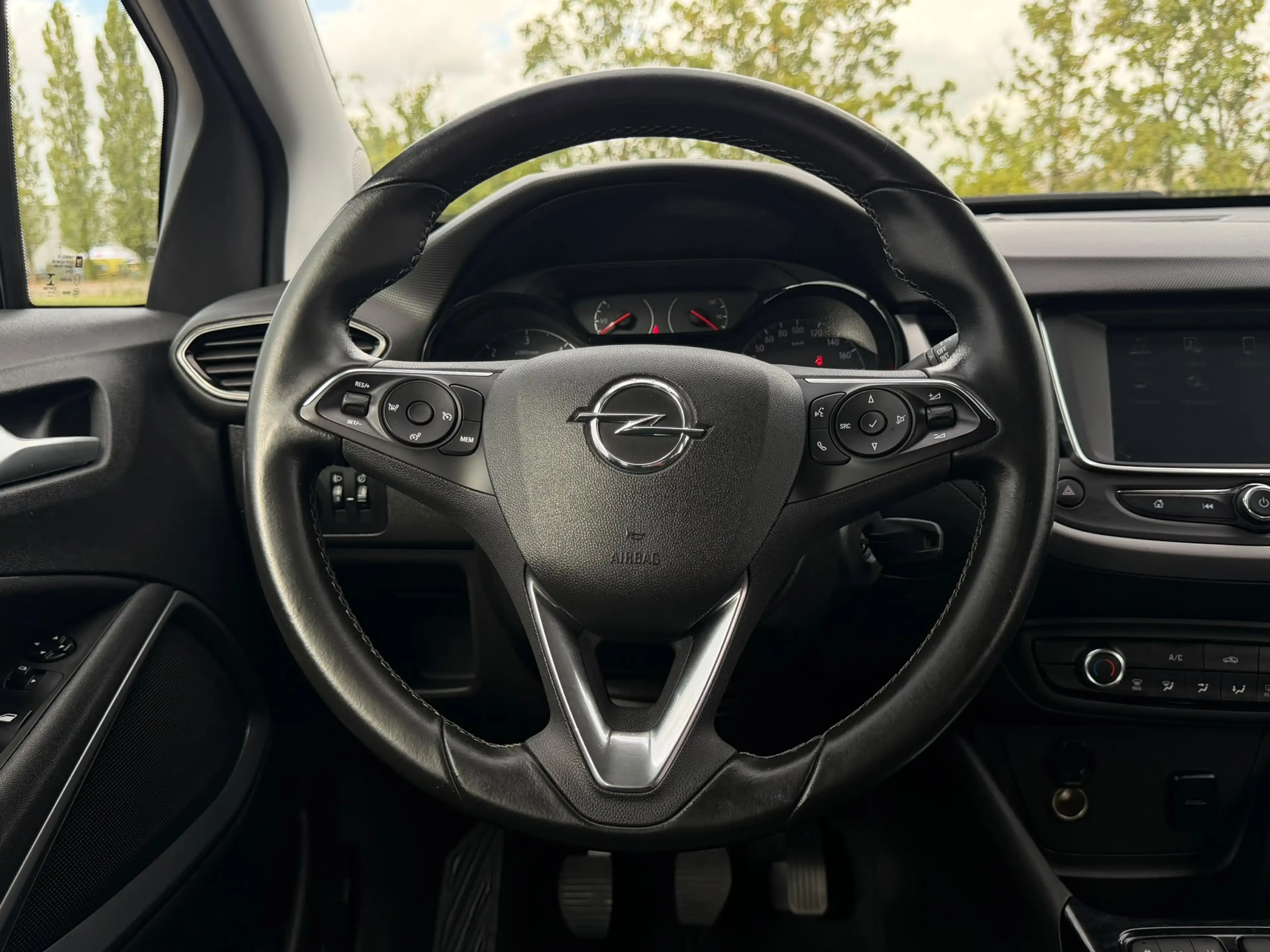 Opel Crossland X — photo 6
