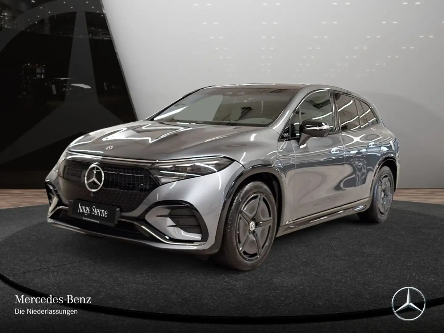 Mercedes-Benz EQS 450 4MATIC SUV AMG Fahrass 360° Airmat Pano TV Šedá - 2