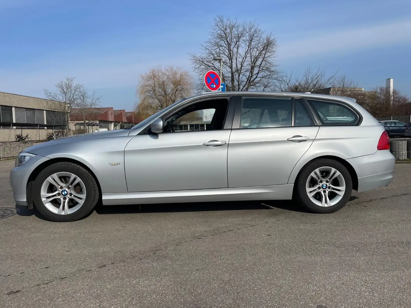 BMW 318 Baureihe 3 Touring 318i Automatik Silber - 2